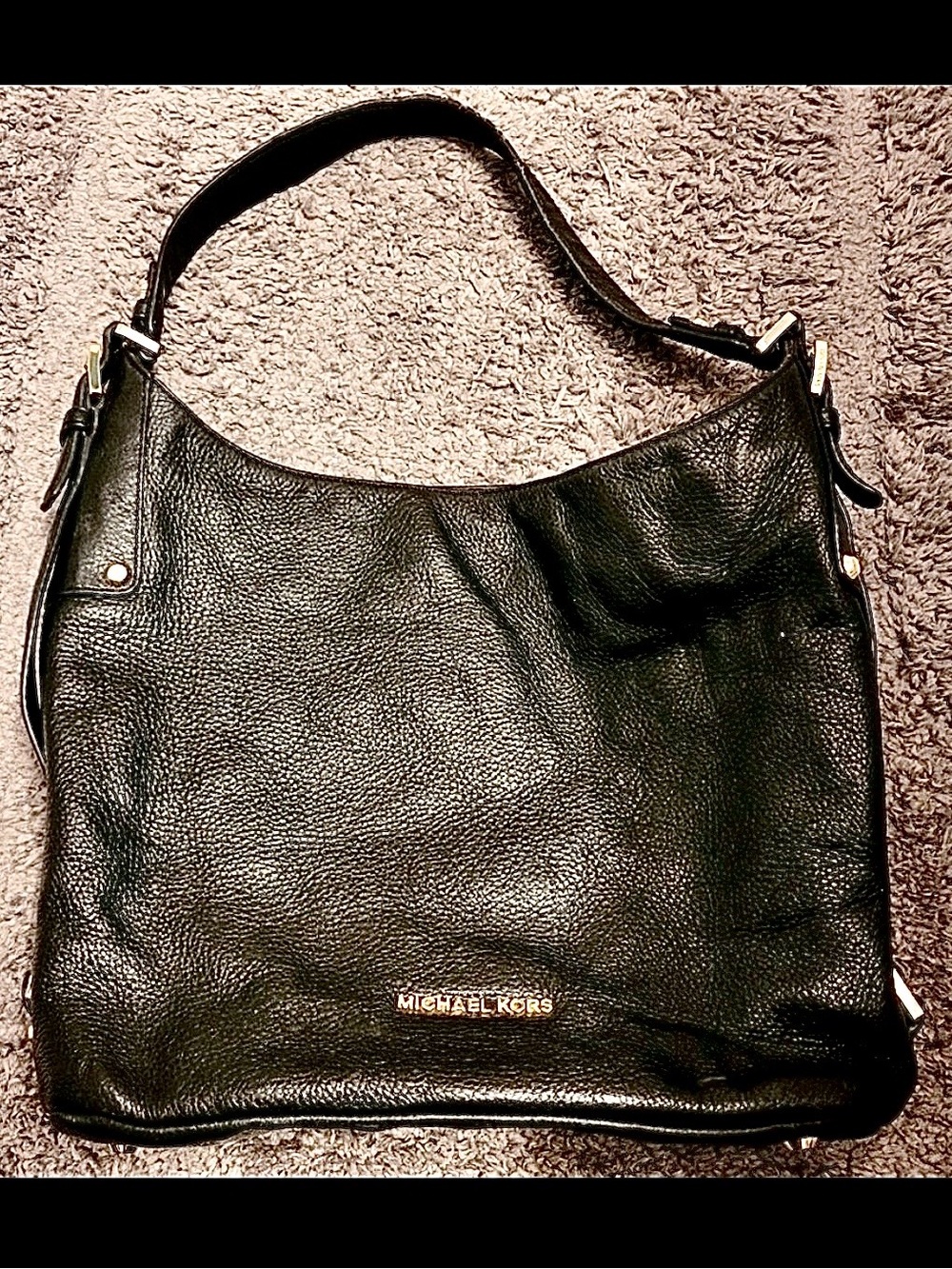 Michael Kors Bedford Belted Large
Leather Shoulder Bag-black/gold EUC